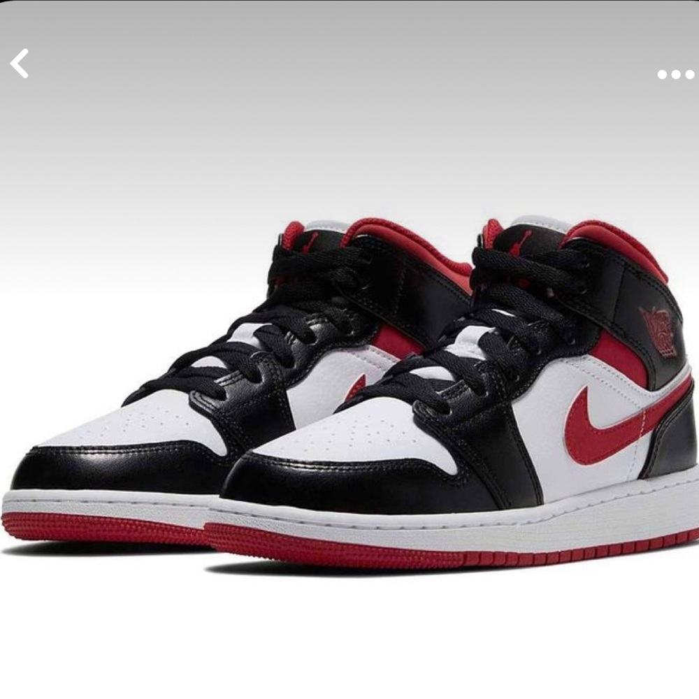 Authentic Air Jordan 1 Mid youth size 3.5